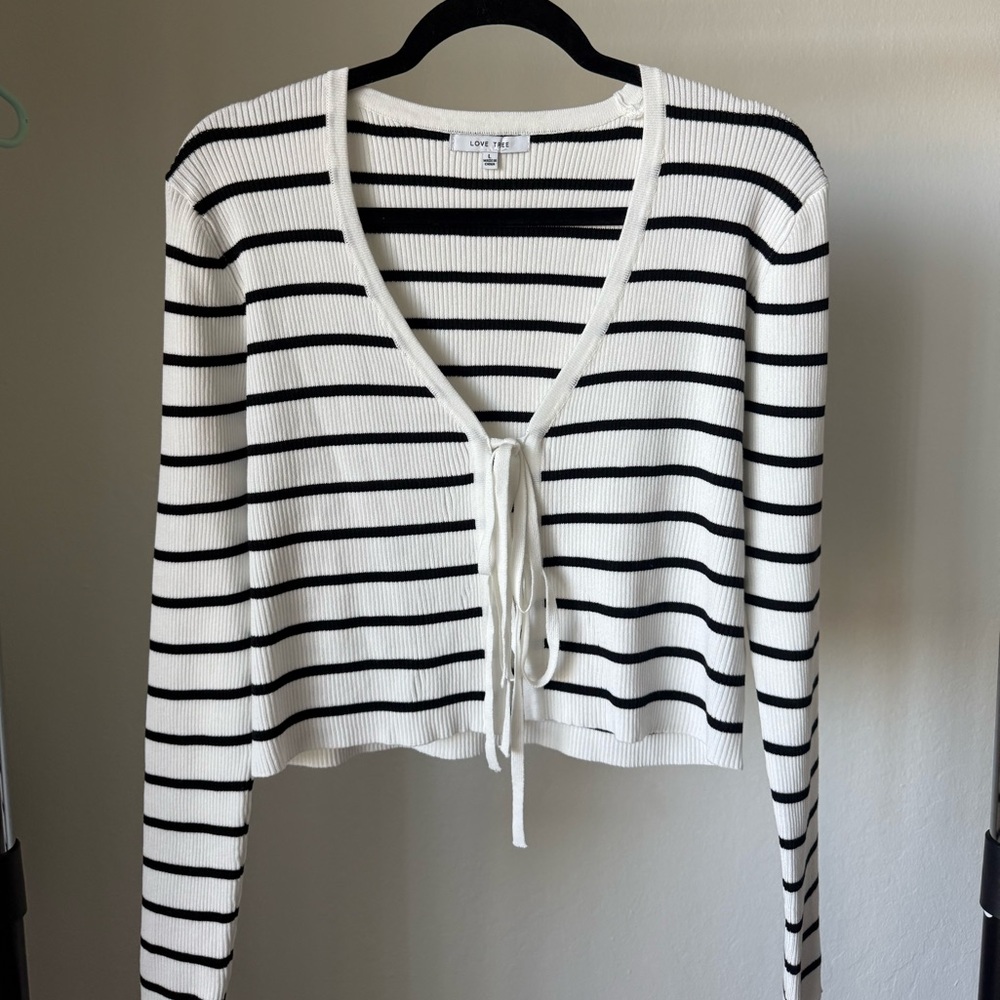 Love Tree White and Black Striped Cardigan – Size M/L